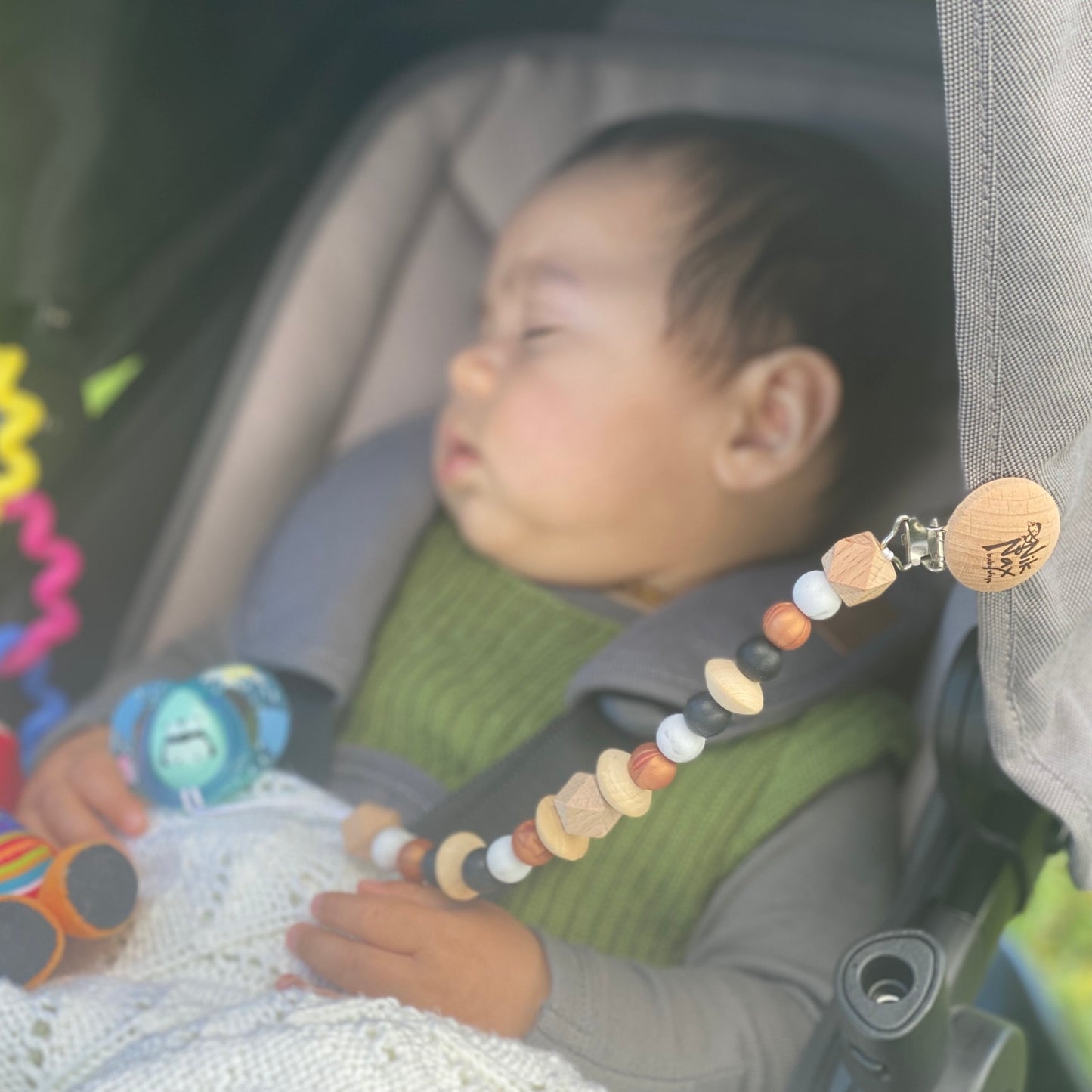 Dummy Chains | Black Marble